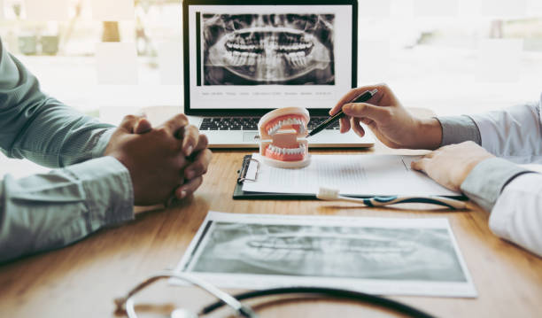 Best Dentist for Tooth Abscess  in Iola, WI